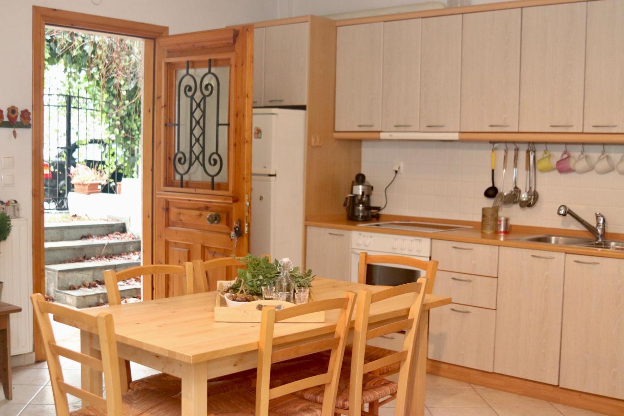 Tradiotional House Apartment Метаморфоси Екстериор снимка